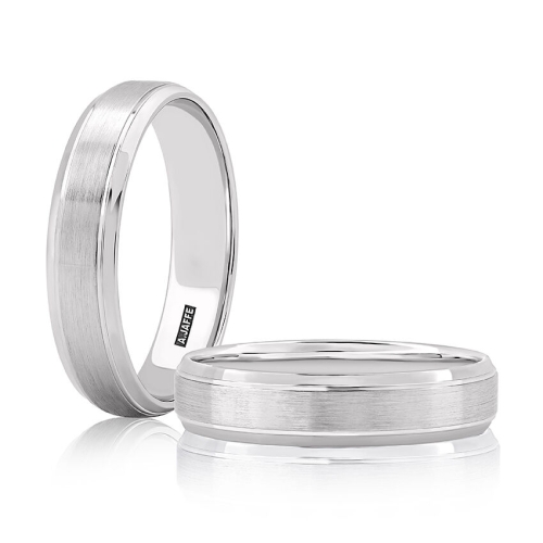 A. JAFFE MANS WEDDING BAND